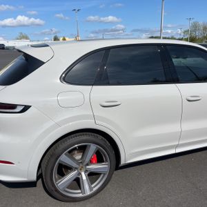 PORSCHE CAYENNE S - 9