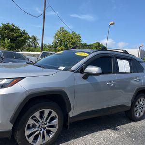 صورة 2 لـ 2024 Toyota RAV4 XLE PREMIUM