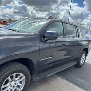 CHEVROLET SUBURBAN LT - 2