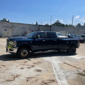 2019 RAM 3500 LARAMIE photo 3
