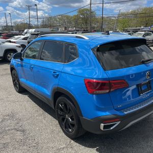 VOLKSWAGEN TAOS SE 4MOTION - 5