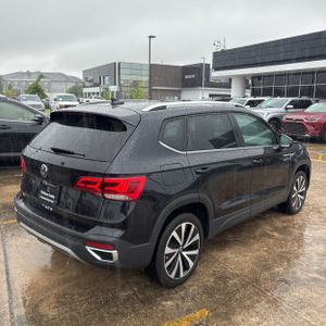 VOLKSWAGEN TAOS SE - 8