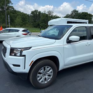 2022 Nissan FRONTIER SV — фото 2