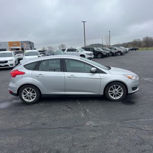 FORD FOCUS SE - 10
