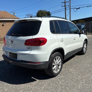 VOLKSWAGEN TIGUAN LIMITED 2.0T 4MOTION - 8