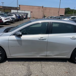 2017 Chevrolet MALIBU LT 照片 4