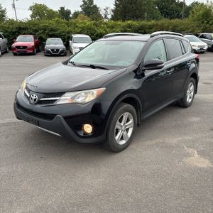 2013 Toyota RAV4 XLE photo 1