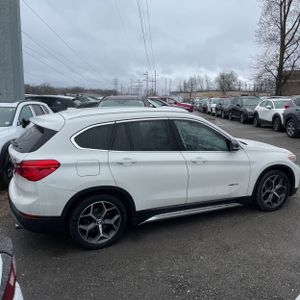 BMW X1 XDRIVE28I - 10