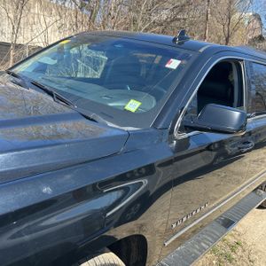 CHEVROLET SUBURBAN LT - 2