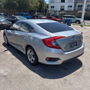2018 Honda CIVIC LX — фото 5