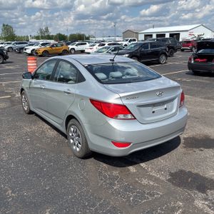 HYUNDAI ACCENT GLS - 5