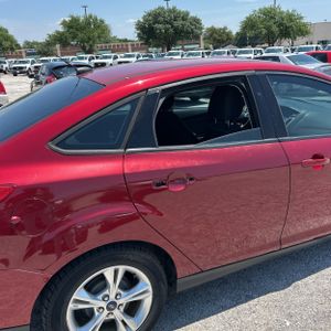 FORD FOCUS SE - 8