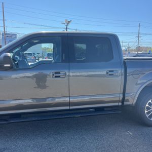 FORD F-150 XLT - 4
