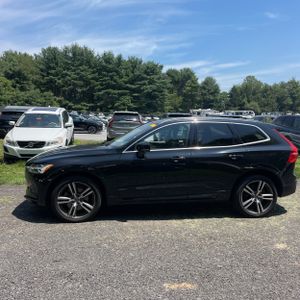 2019 Volvo XC60 MOMENTUM — фото 3
