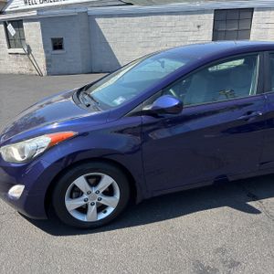 HYUNDAI ELANTRA GLS - 2