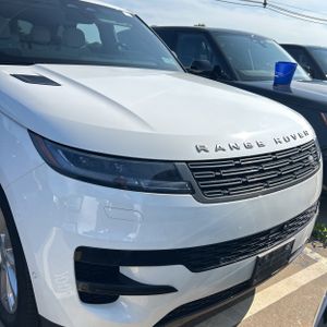 صورة 10 لـ 2024 LAND Rover RANGE ROVER SPORT P360 SE