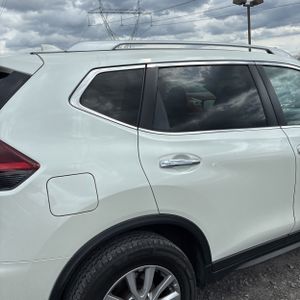 NISSAN ROGUE SV - 9