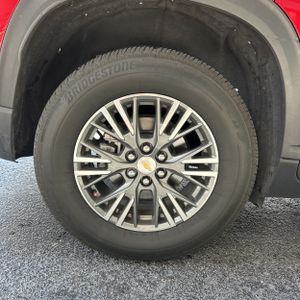 2025 Chevrolet TRAVERSE LT — миниатюра 19