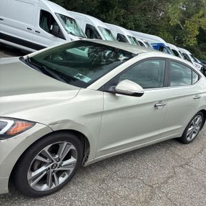 صورة 2 لـ 2017 Hyundai ELANTRA LIMITED