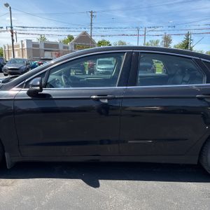 FORD FUSION SE - 4