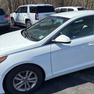 HYUNDAI SONATA SE - 2