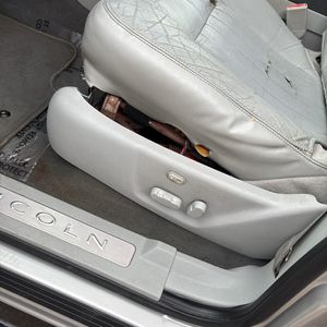 صورة مصغرة 51 لـ 2006 Lincoln NAVIGATOR LUXURY
