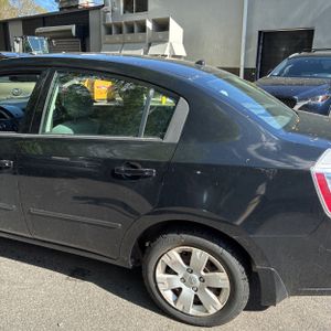 NISSAN SENTRA 2.0 - 6