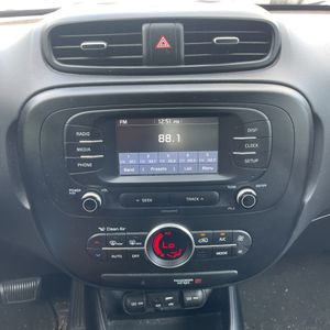 2017 KIA SOUL + — миниатюра 34