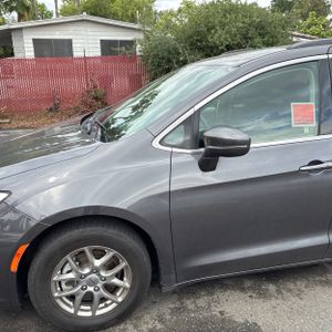 CHRYSLER PACIFICA TOURING - 2