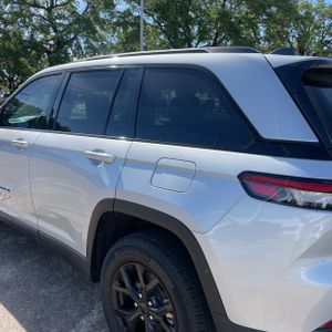 JEEP GRAND CHEROKEE ALTITUDE 4X4 - 6