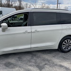 CHRYSLER PACIFICA TOURING L PLUS - 4