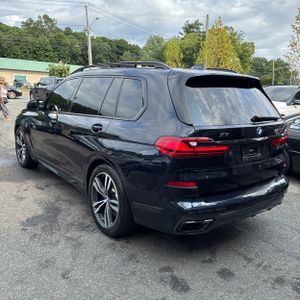 صورة 5 لـ 2021 BMW X7 M50I