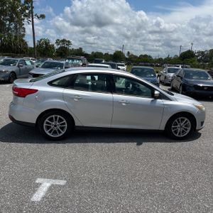 FORD FOCUS SE - 10