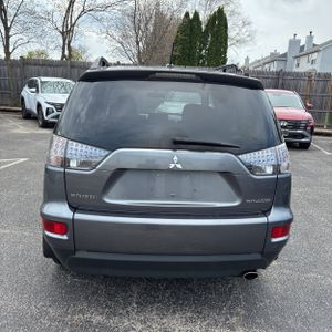 MITSUBISHI OUTLANDER SE - 7