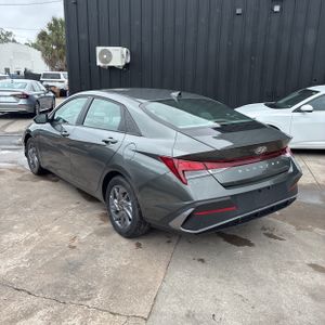 HYUNDAI ELANTRA SEL - 5