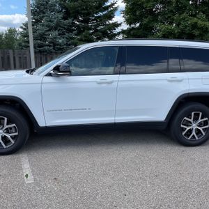 2024 JEEP GRAND CHEROKEE L LIMITED — фото 3