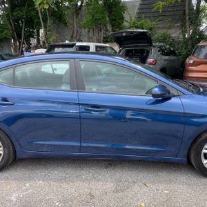 صورة 10 لـ 2019 Hyundai ELANTRA SEL
