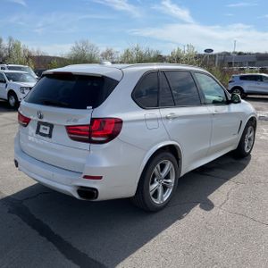 BMW X5 XDRIVE50I - 8
