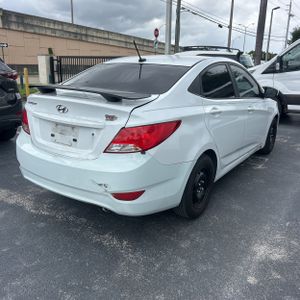 HYUNDAI ACCENT SE - 8