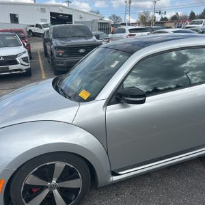 VOLKSWAGEN BEETLE TURBO - 2