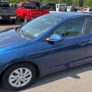 صورة 2 لـ 2019 Hyundai ELANTRA SE
