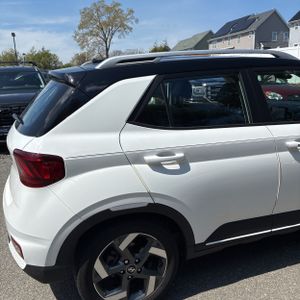 HYUNDAI VENUE LIMITED - 9