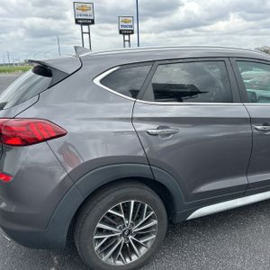 HYUNDAI TUCSON LIMITED - 9