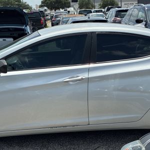 صورة 4 لـ 2014 Hyundai ELANTRA SE