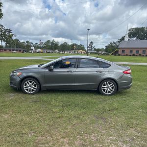FORD FUSION SE - 3