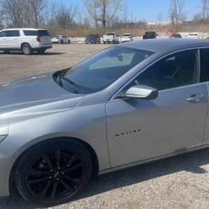 CHEVROLET MALIBU 1LT - 2
