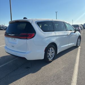CHRYSLER PACIFICA TOURING L - 8