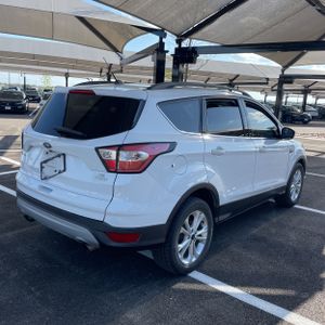 صورة 8 لـ 2018 FORD ESCAPE SE