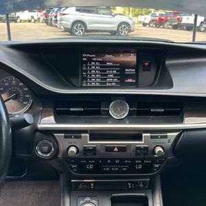 صورة 37 لـ 2018 Lexus ES 350 BASE