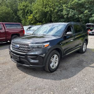 2022 FORD EXPLORER XLT photo 1